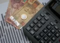 Ter uma vida financeira tranquila e organizada é certamente o desejo da maior parte das pessoas. (Agência Brasil)