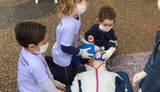 O principal objetivo deste Projeto é auxiliar a criança no seu desenvolvimento para o enfrentamento de situações diversas, primeiros socorros, prevenção contra incêndios, afogamentos, e dos vários tipos de acidentes. (Divulgação)