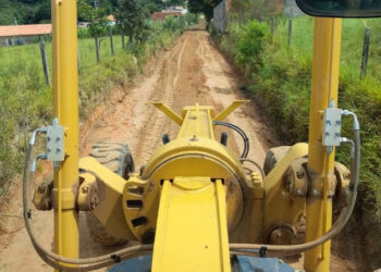 Na zona rural, as equipes fizeram manutenção em estradas. (Divulgação)