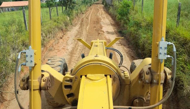 Na zona rural, as equipes fizeram manutenção em estradas. (Divulgação)