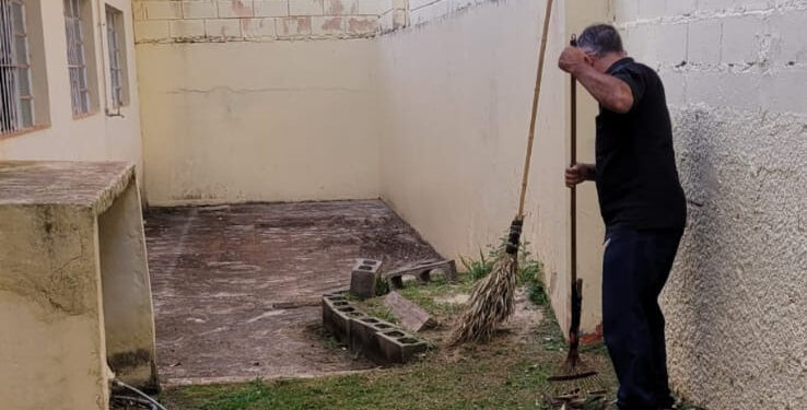 E na Unidade da Chapadinha foi realizada a limpeza e roçada, garantindo a organização e higiene em todas as UBSs que oferecem serviços de saúde à população. (Divulgação/Prefeitura de Itapetininga)