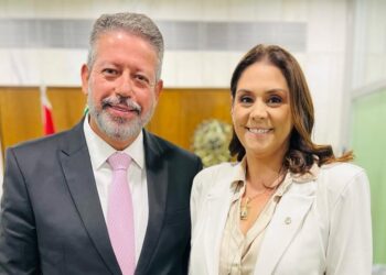 A deputada federal Simone Marquetto (MDB-SP) e o presidente da Câmara, Arthur Lira (PP-AL)