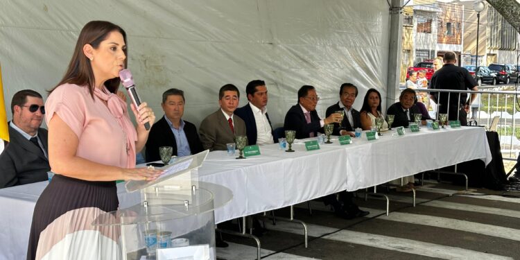 A deputada federal Simone Marquetto (MDB-SP) participou da solenidade de entrega da reforma e ampliação do Pronto Socorro do Hospital Municipal “Dr Léo Orsi Bernardes”. (Divulgação)