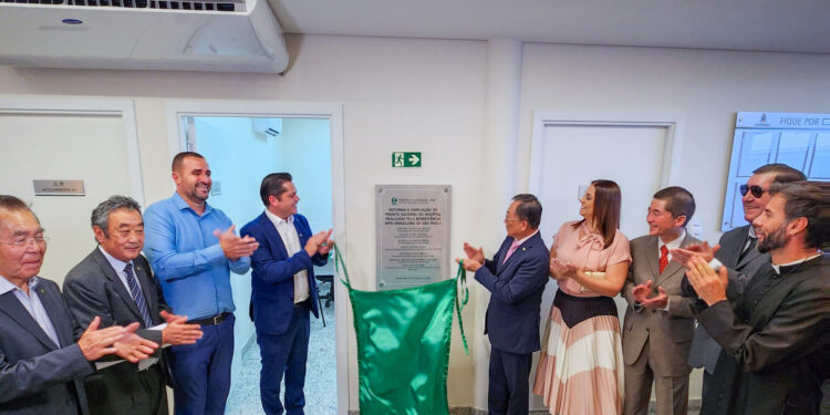 O prefeito de Itapetininga, Jeferson Brun, entregou oficialmente nesta quinta-feira (08), a nova área de urgência e emergência do Pronto Socorro Municipal. (Divulgação)