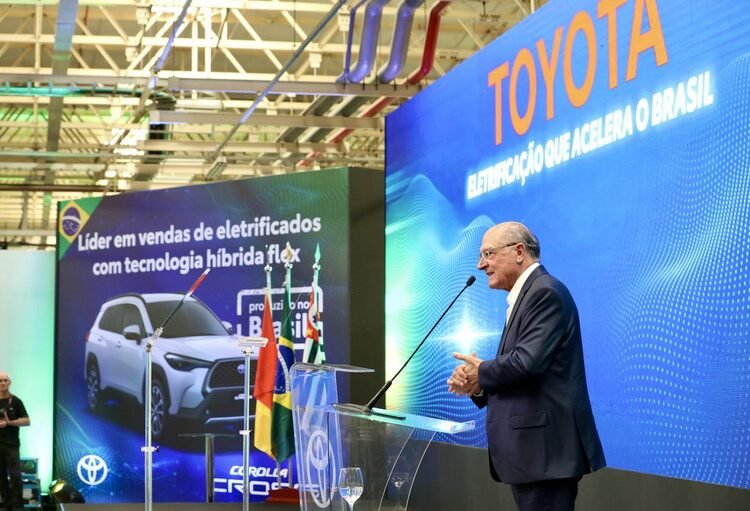 O vice-presidente e ministro do Desenvolvimento, Indústria, Comércio e Serviços, Geraldo Alckmin, durante o evento de anúncio de investimentos da Toyota. Foto: Valdenio Vieira/SEAUD
