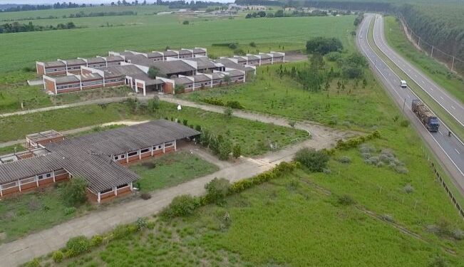 A indústria de cereais vai se instalar no prédio da antiga Fazenda Anália Franco, às margens da SP 127, área cedida pela Prefeitura de Itapetininga.(Divulgação/Prefeitura de Itapetininga)