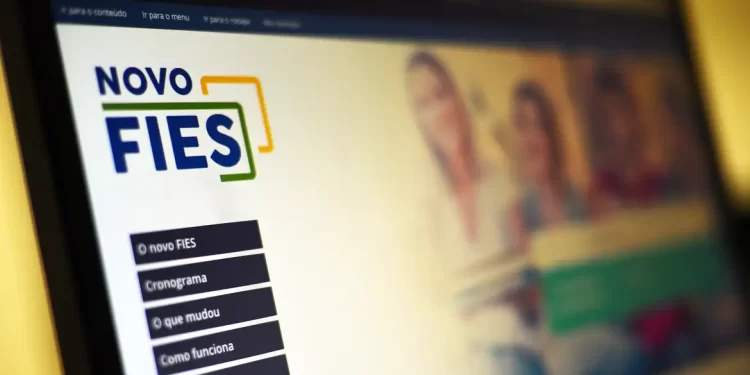 O Fundo de Financiamento ao Estudante do Ensino Superior é um programa do Ministério da Educação do Brasil, criado em 1999, destinado a financiar a graduação na educação superior de estudantes matriculados em instituições não gratuitas. (Agência Brasil)