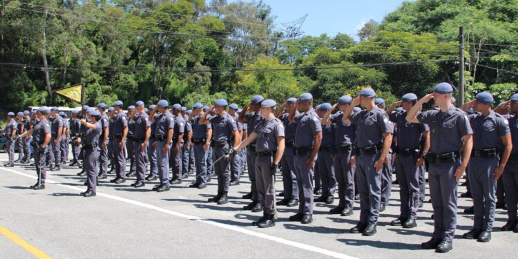 Para participar do concurso, o candidato deve ter entre 17 e 30 anos e estar em dia com os certificados eleitorais e militares. (Divulgação)