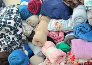 Foram doados cerca de 900 cobertores que serão distribuídos pelo Fundo Social de Solidariedade às famílias, na Campanha do Agasalho 2024. (Divulgação)