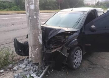 Na maioria dos casos, após a colisão, é necessária a substituição do poste e a reconstrução da rede de distribuição de energia, o que pode levar tempo até ser concluída. (Arquivo)