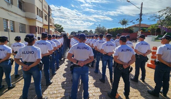 Alunos do Programa Guarda Aprendiz e Guarda Civil Municipal. (Divulgação)