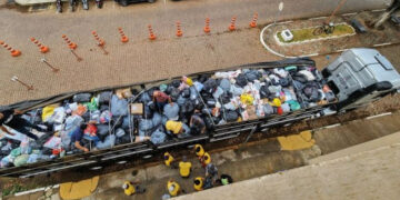 Caminhão com donativos. (Divulgação)