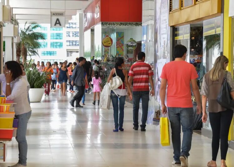 Caso as projeções se confirmem, a data terá o maior volume de vendas desde 2008, início da série histórica.(Agência Brasil)