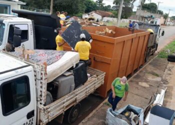 Caminhão com resíduos. (Divulgação)