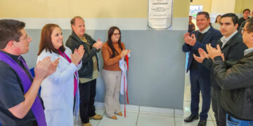 Pessoas aplaudindo. (Divulgação)