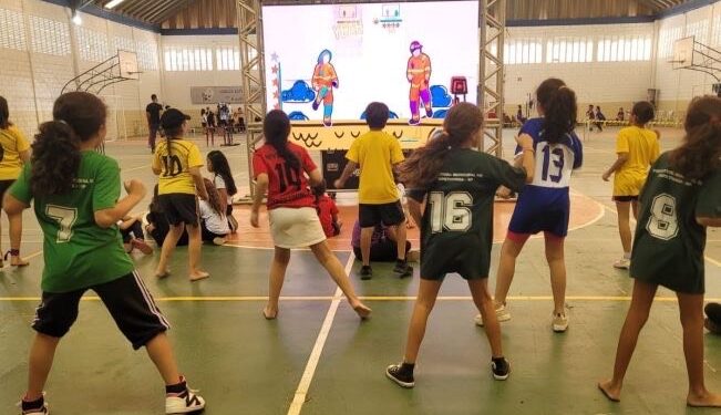 Just Dance é uma modalidade popular de jogos de dança eletrônicos. (Divulgação/ Prefeitura de Itapetininga)