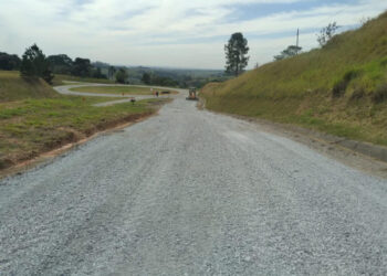 Rua recebendo a manutenção. (Divulgação)