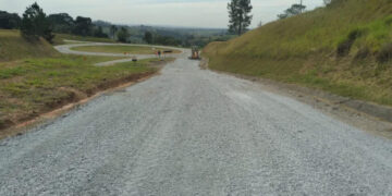 Rua recebendo a manutenção. (Divulgação)