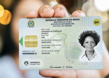 A Carteira de Identidade Nacional adota o número do Cadastro de Pessoas Físicas (CPF) como Registro Geral Nacional, eliminando uma possível duplicidade na identificação do cidadão e reduzindo possibilidades de fraudes. (Agência Brasil)