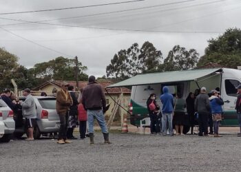 O objetivo principal do CRAS Itinerante é auxiliar e orientar cidadãos de bairros distantes do centro a respeito de serviços sociais. (Divulgação)