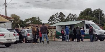 O objetivo principal do CRAS Itinerante é auxiliar e orientar cidadãos de bairros distantes do centro a respeito de serviços sociais. (Divulgação)