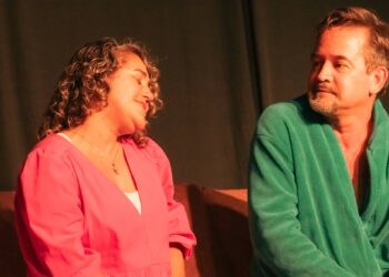 Legenda da foto:Agora Eu Tô Solteiro conta a história de Décio Pinto, um homem de meia idade que vê seu casamento terminar após trinta anos. (Karina Soares)