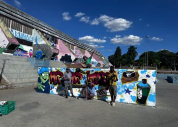 O documentário também retrata a luta dos jovens da “quebrada” contra a exclusão ao mostrar o Hip Hop como alicerce para transformação social daqueles e daquelas que enfrentaram um contexto de violência, segregacionista e racista no município. (Divulgação)