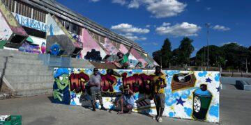 O documentário também retrata a luta dos jovens da “quebrada” contra a exclusão ao mostrar o Hip Hop como alicerce para transformação social daqueles e daquelas que enfrentaram um contexto de violência, segregacionista e racista no município. (Divulgação)