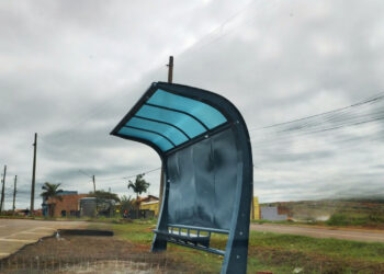 Abrigo em ponto de ônibus. (Divulgação)
