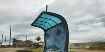 Abrigo em ponto de ônibus. (Divulgação)