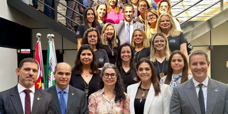 A deputada federal Simone Marquetto participa ao lado de autoridades do estado de SP da inauguração da nova sede DIG – DISE de Itapetininga. (Divulgação)