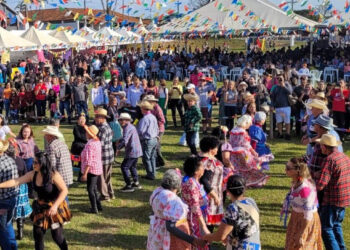 Esta celebração junina é uma verdadeira homenagem às tradições juninas e traz como proposta, angariar fundos para as entidades beneficentes do município, por meio de barracas com a venda dos mais variados itens. (Divulgação/ Prefeitura de Itapetininga)