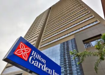 O Hilton Garden Inn apresenta um padrão quatro estrelas e será administrado pela empresa Atlântica. (Divulgação)