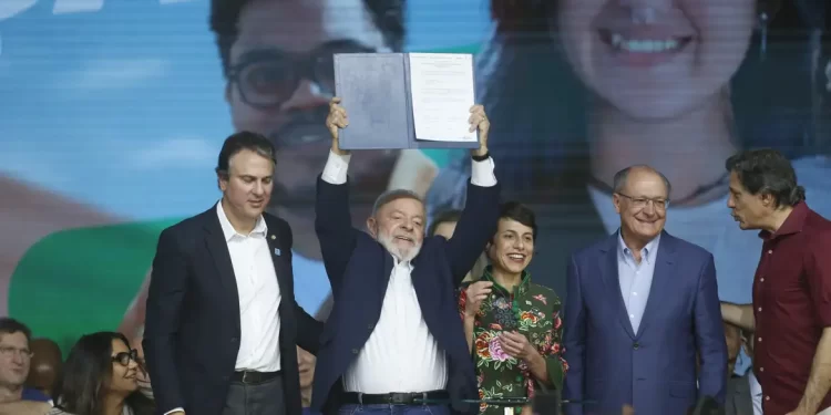 Presidente Lula destacou a importância da educação para a igualdade social. (Paulo Pinto/Agência Brasil)