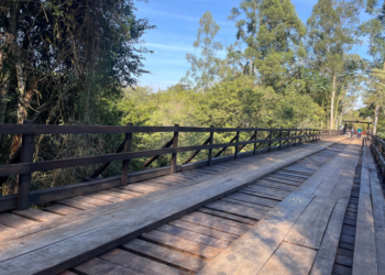 Inauguração da Ponte dos Tropeiros, totalmente revitalizada em seus 72 metros, beneficia diretamente aproximadamente 10 mil moradores dos bairros Porto Velho, Cercadinho, Viracopos, Bairro das Antas, Fazendinha, Várzea e Varginha. (Divulgação/Prefeitura de Itapetininga)