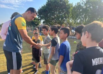 A grande atração do projeto é que os treinos, que acontecem nas manhãs de sábado, serão comandados pessoalmente pelo ex-jogador da Seleção Brasileira, Ricardo Oliveira, que traz consigo, uma história de vida inspiradora e de sucesso. (Divulgação)