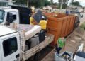 A orientação da Vigilância Epidemiológica é para que os moradores separem e coloquem em suas calçadas todos itens inservíveis que possam acumular água. (Divulgação)