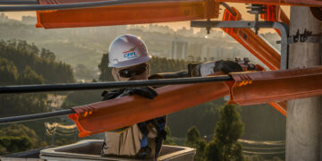 A CPFL Energia está há 111 anos no setor elétrico e atua nos segmentos de distribuição, geração, transmissão, comercialização e serviços. (Divulgação)