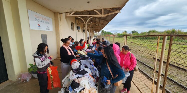 O Fundo Social de Solidariedade de Itapetininga fez entrega de agasalhos.