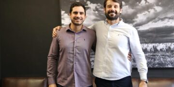 O ex-vereador de Capão Bonito, Matheus Francatto e o Secretário de Estado da Agricultura do Estado de São Paulo, Guilherme Piai. (Divulgação)