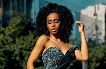 Jana Oliveira, como também é conhecida, tem 26 anos, é bailarina clássica, personal trainer e concorre em concursos de beleza desde 2015.