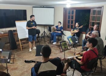 O curso promove, além da rica tradição, o conhecimento sobre técnicas de execução, repertório tradicional e história do instrumento, contribui para o desenvolvimento local e regional, valoriza as práticas culturais e as habilidades musicais. (Divulgação)