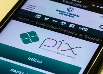Por meio do Pix por aproximação, o correntista poderá fazer a transferência instantânea sem sair do ambiente de compras on-line e ir para o aplicativo do banco. (Divulgação)