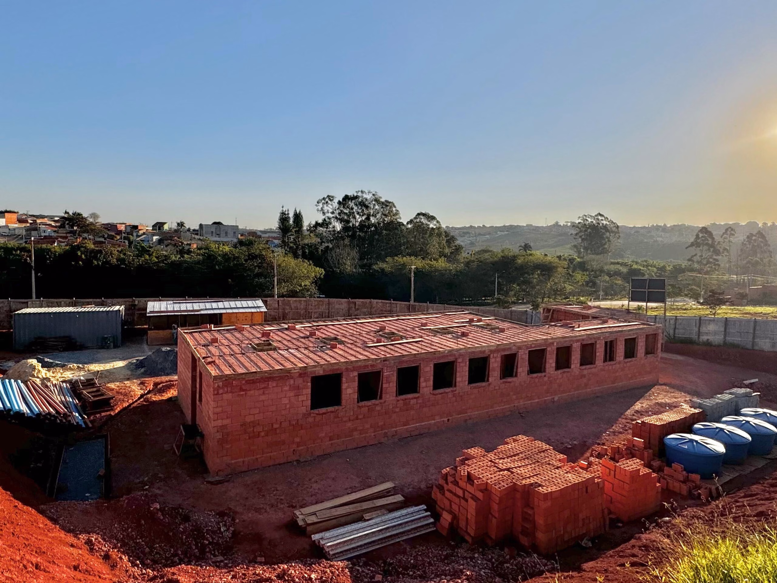 A nova unidade de saúde faz parte do pacote de melhorias na infraestrutura da saúde no município.