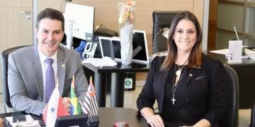 A deputada federal Simone Marquetto e o Ministro das Cidades, Jader Filho. (Divulgação)