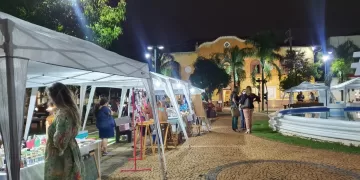 A Feira da Lua acontece no Largo dos Amores. (Divulgação)