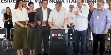 O evento contou com a presença dos secretários de Estado Marcelo Branco (Desenvolvimento Urbano e Habitação), Eleuses Paiva (Saúde) e do prefeito de Itapetininga, Jeferson Brun e da deputada federal Simone Marquetto.