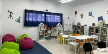 Com foco no acesso à leitura, no direito ao brincar e na sustentabilidade como tema da vivência escolar, o projeto chama atenção para o fato de as escolas rurais serem a única opção possível de educação em inúmeras regiões do país. (Divulgação)