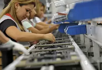 Auxiliar de produção. (Agência Brasil)