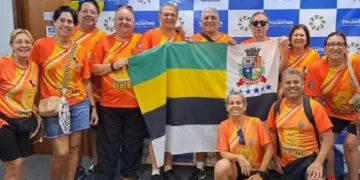 Atletas do voleibol adaptado de Itapetininga, na categoria 58+. (Divulgação)